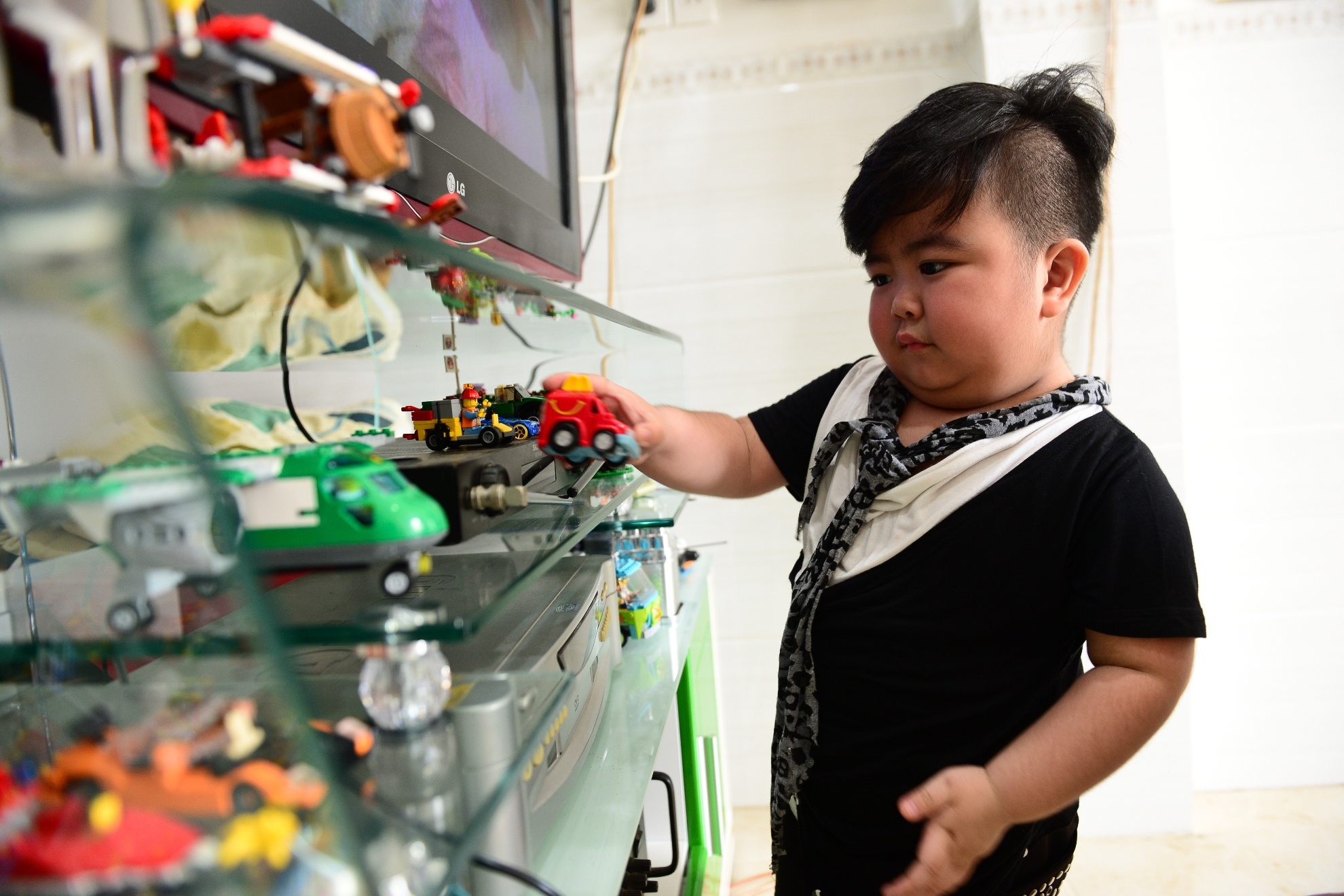 Cuoc song doi thuong cua than dong dien xuat Tin Tin anh 3