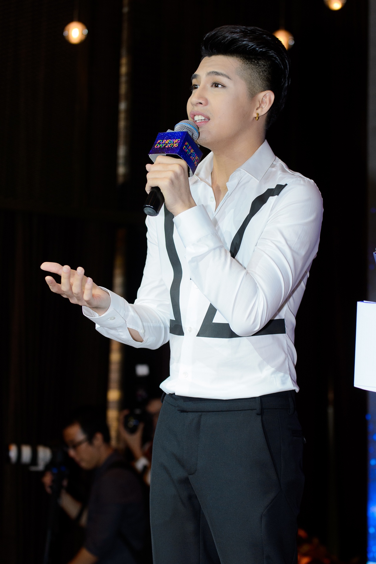 Live show ky niem 8 nam ca hat cua Noo Phuoc Thinh anh 4