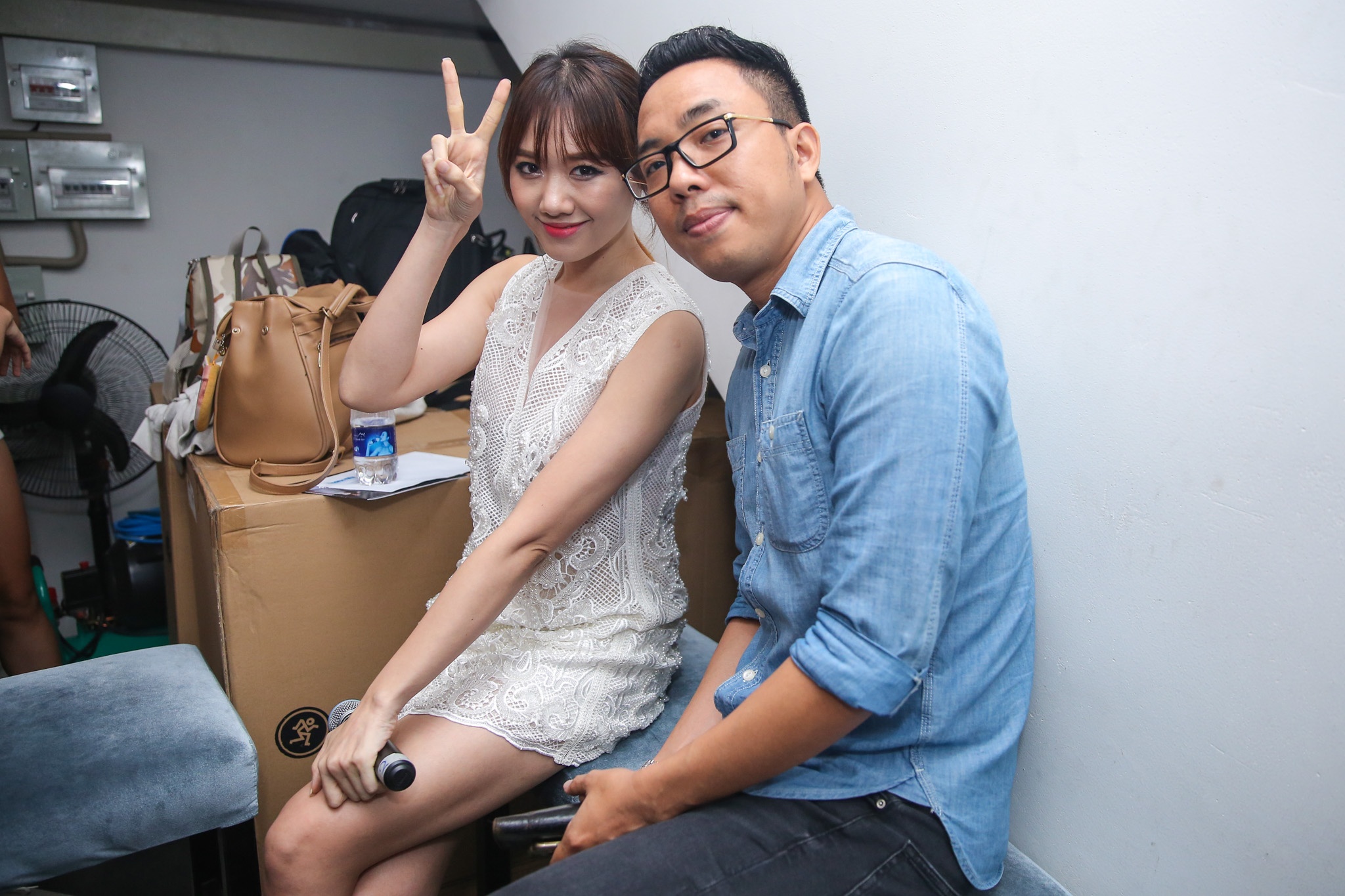 Hari diễn sung tại bar sau khi mổ ruột thừa ảnh 1 Hari dien sung tai bar sau khi mo ruot thua anh 1