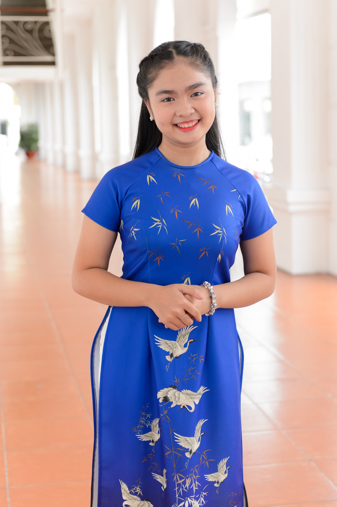 Dam Vinh Hung trang diem cho chong Cam Ly anh 7