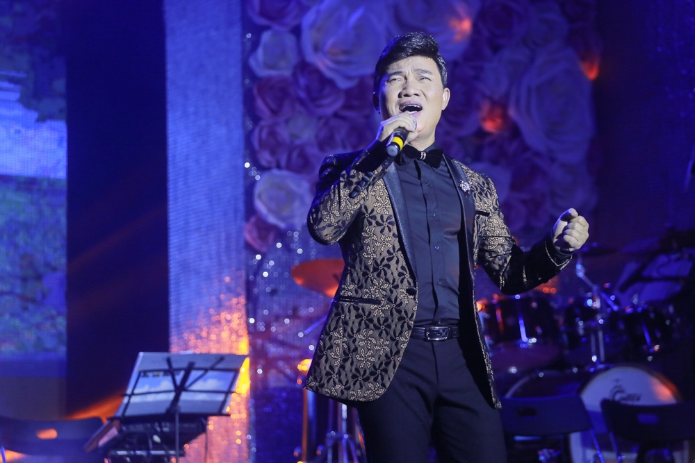 Dam Vinh Hung dau gia tui hieu giup mien Trung anh 10