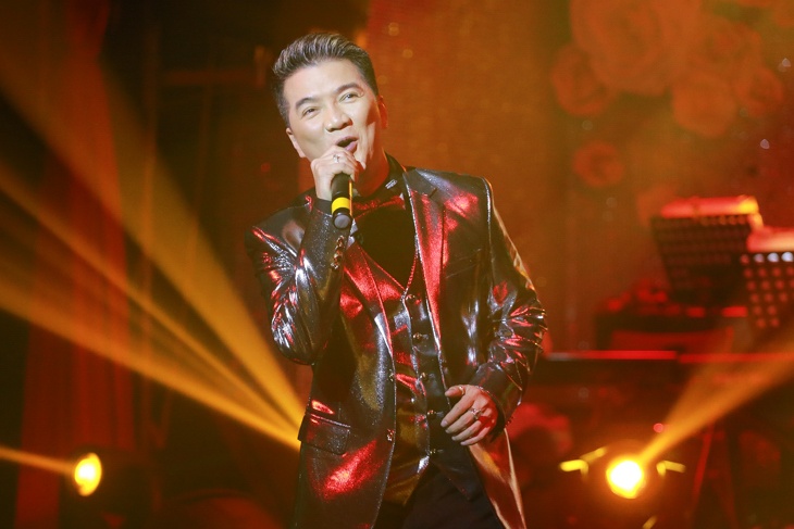 Dam Vinh Hung dau gia tui hieu giup mien Trung anh 4