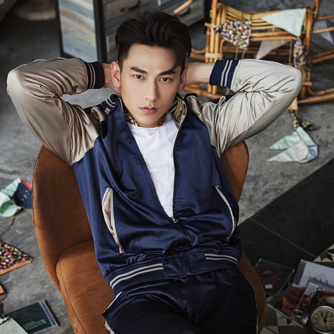 Isaac cang noi tieng cang co don,  lac long anh 1