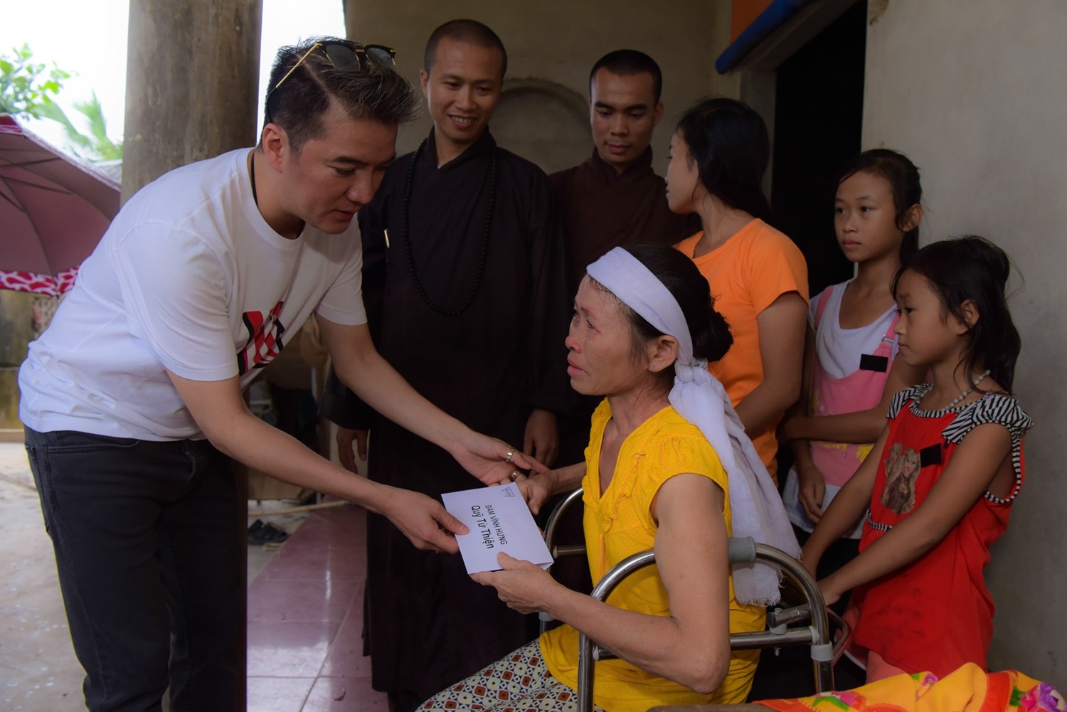 Dam Vinh Hung ve mien Trung tu thien anh 7