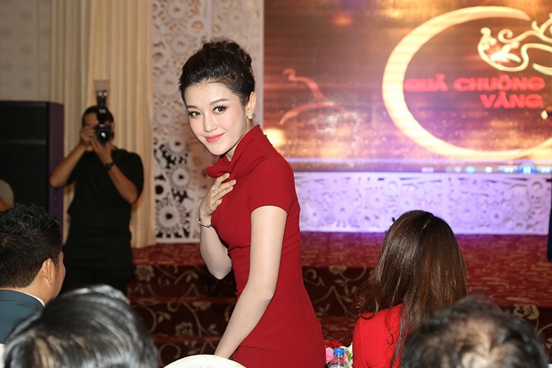 Huyen My do dang cung Truong Ngoc Anh tai su kien anh 2