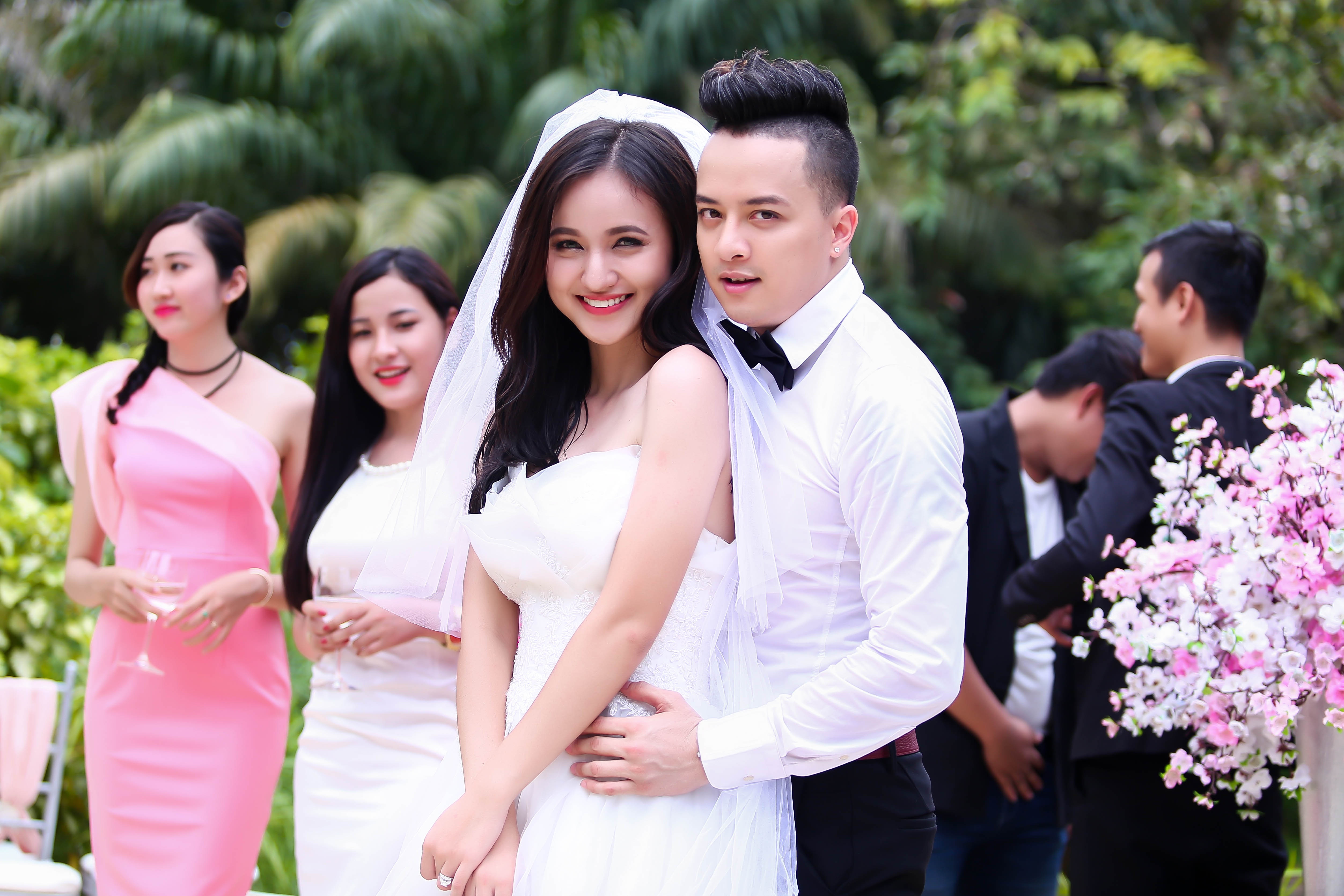 Cao Thái Sơn ra mắt MV mới ảnh 1 Cao Thai Son ra mat MV moi anh 1