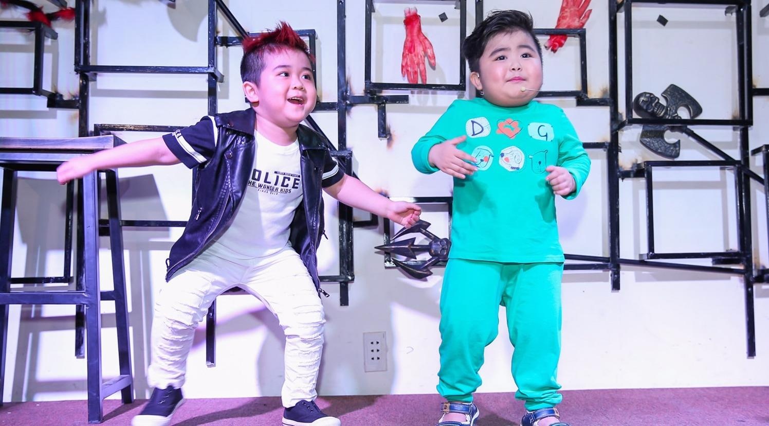 'Than dong' Tin Tin nghich ngom trong buoi hop fan hinh anh