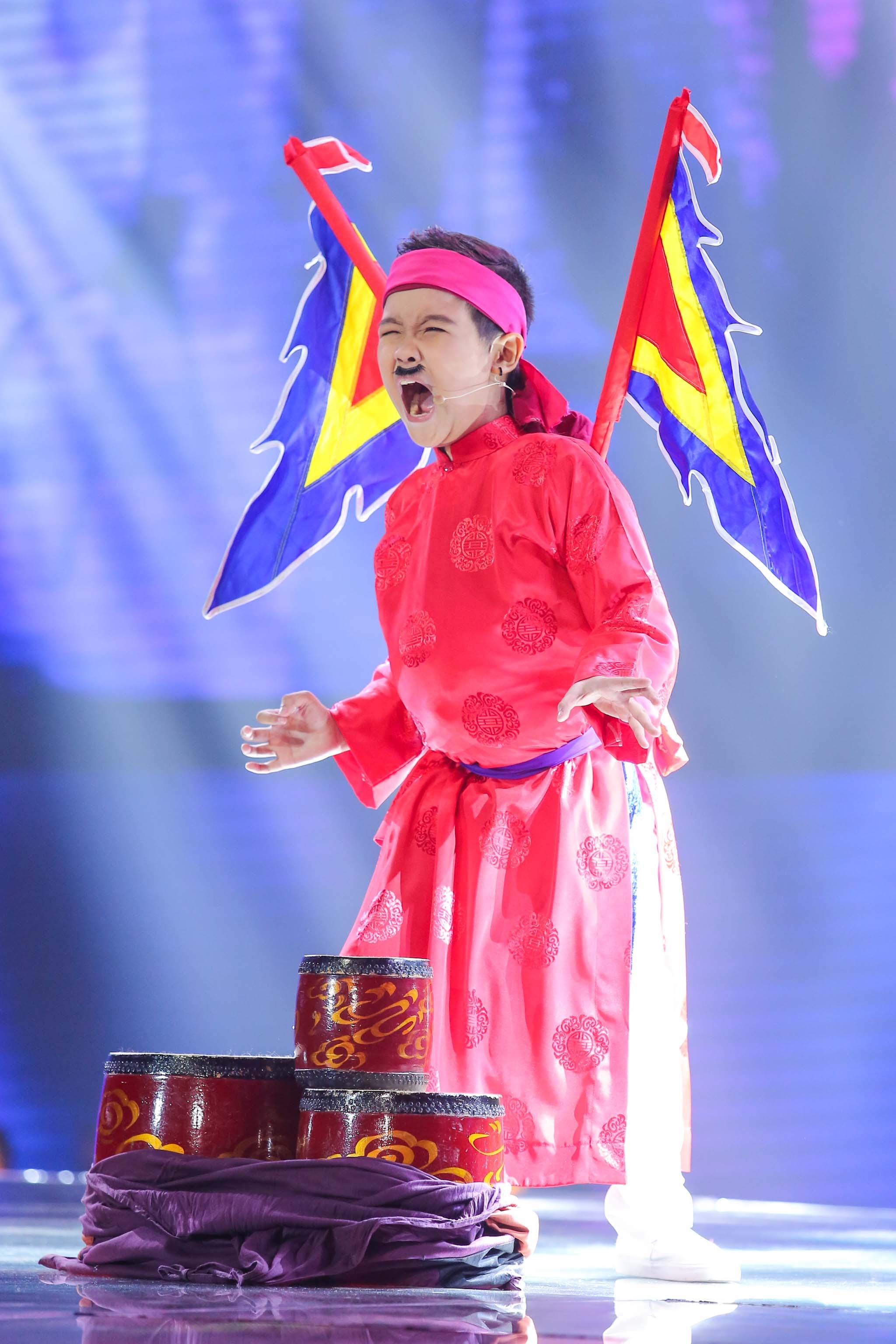 Đông Nhi, Ông Cao Thắng giải thích lý do đi trễ ảnh 2 Dong Nhi, Ong Cao Thang giai thich ly do di tre anh 2