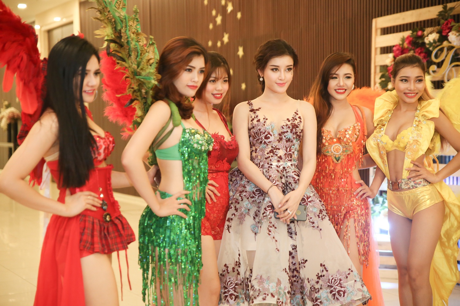 Sao Viet choi Haloween anh 3