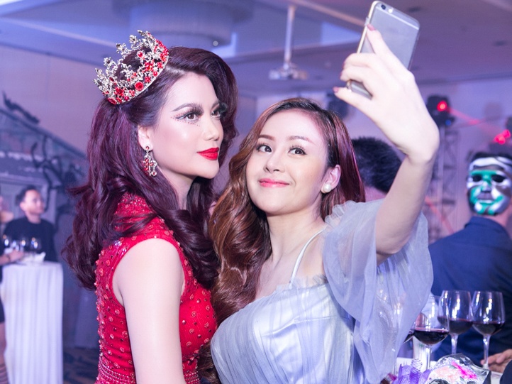 Sao Viet choi Haloween anh 6