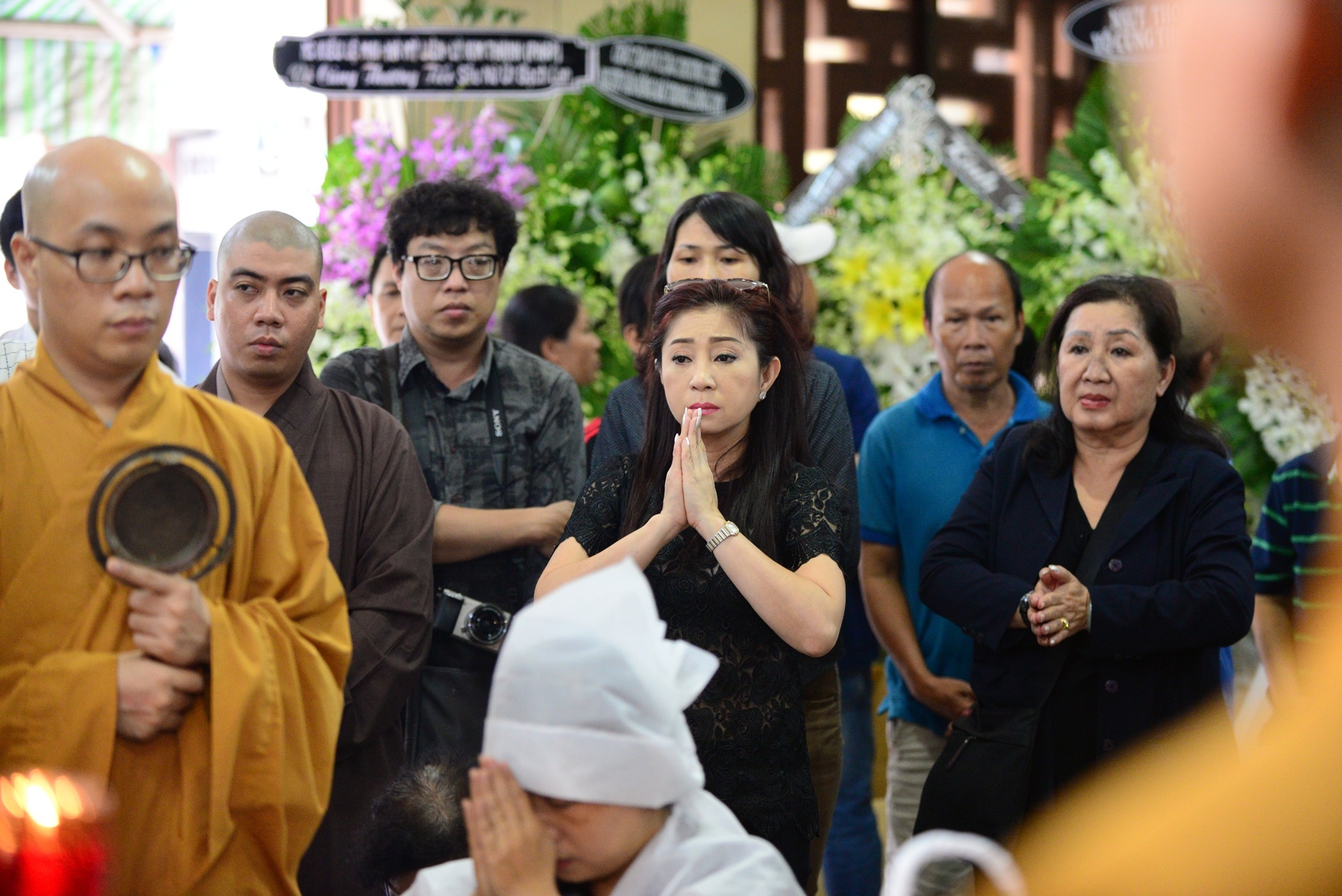 Nghe si Viet vieng dam tang Ut Bach Lan anh 3