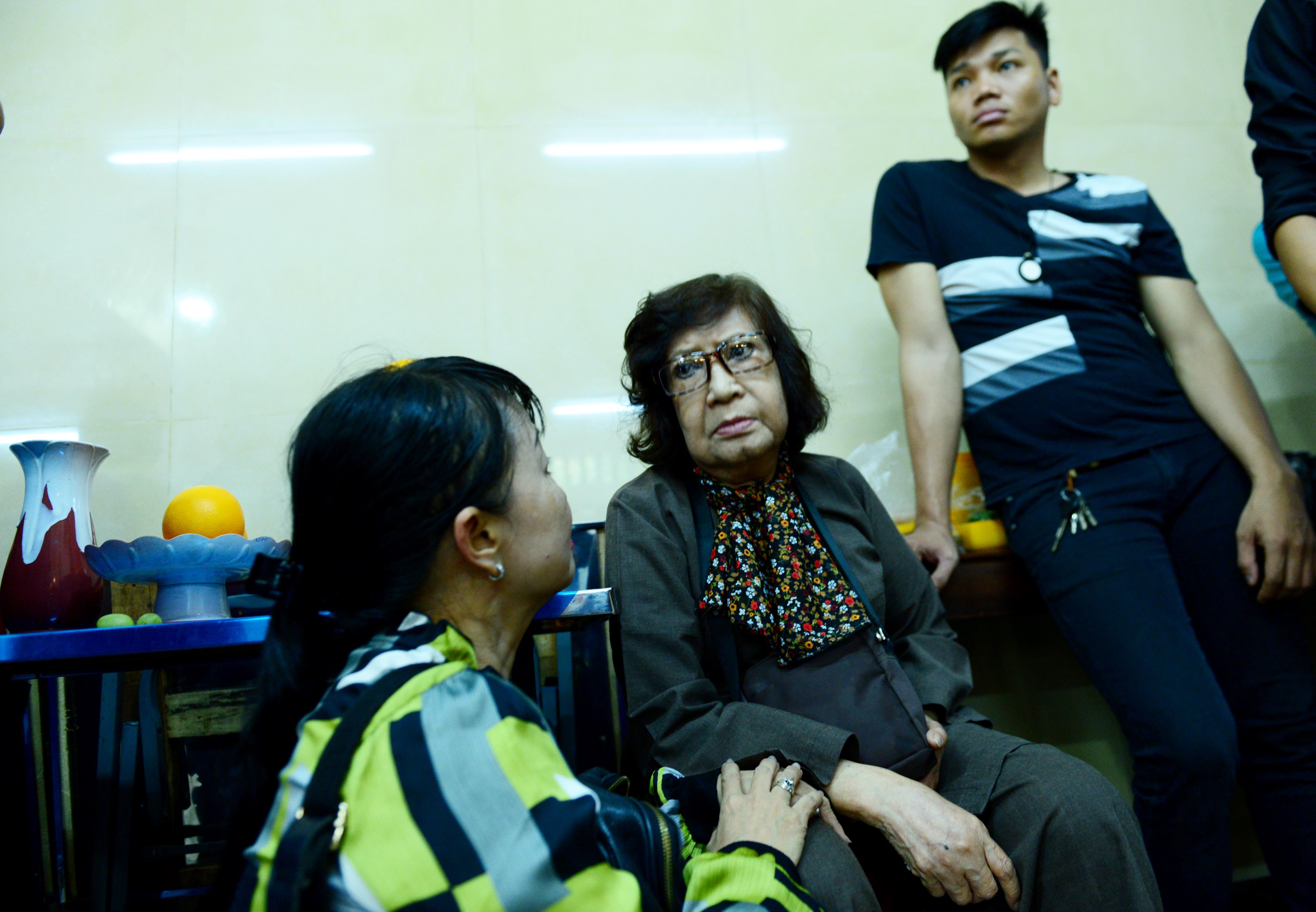 Nghe si Viet vieng dam tang Ut Bach Lan anh 8