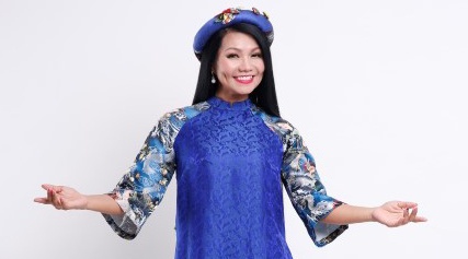 Nghe si Ngoc Huyen ve nuoc lam giam khao sau 14 nam hinh anh