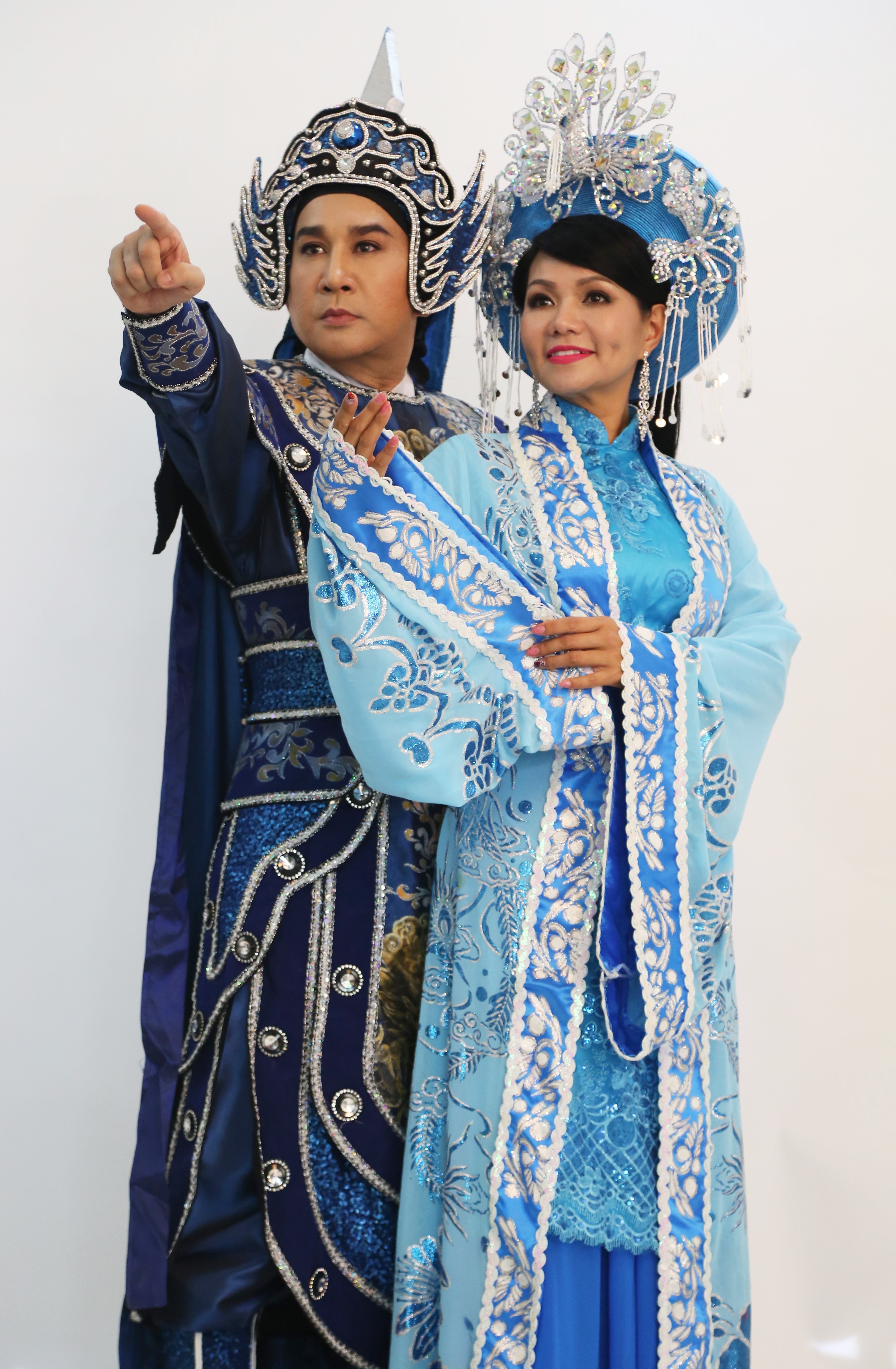 Ngoc Huyen ve nuoc sau 14 nam anh 2