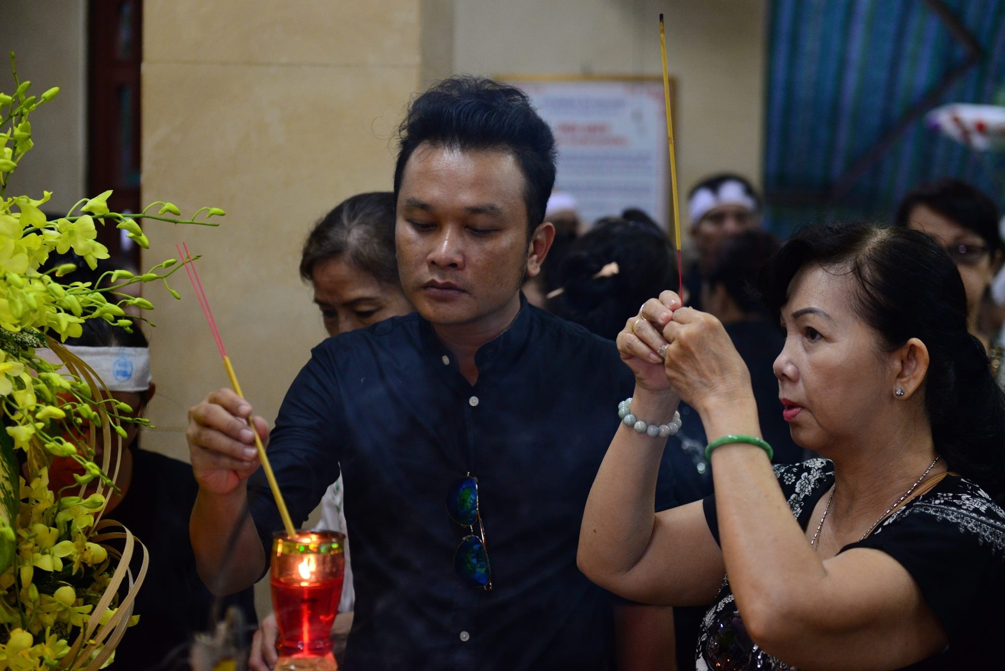 Nghe si tien dua sau nu Ut Bach Lan ve noi an nghi anh 6