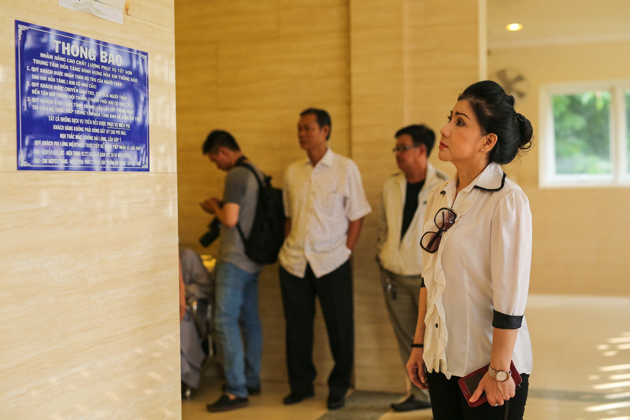 Nghe si tien dua sau nu Ut Bach Lan ve noi an nghi anh 8