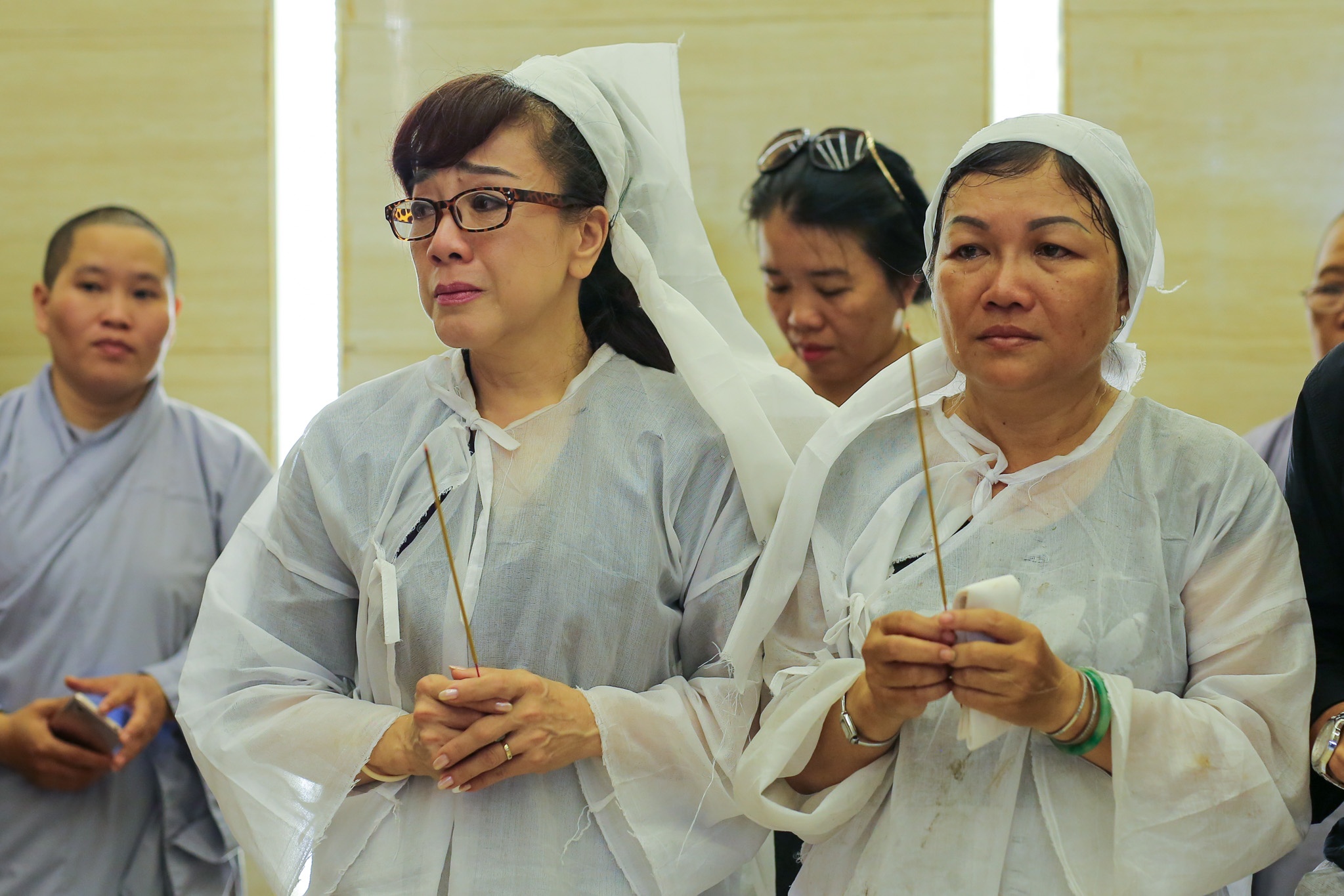 Nghe si tien dua sau nu Ut Bach Lan ve noi an nghi anh 11