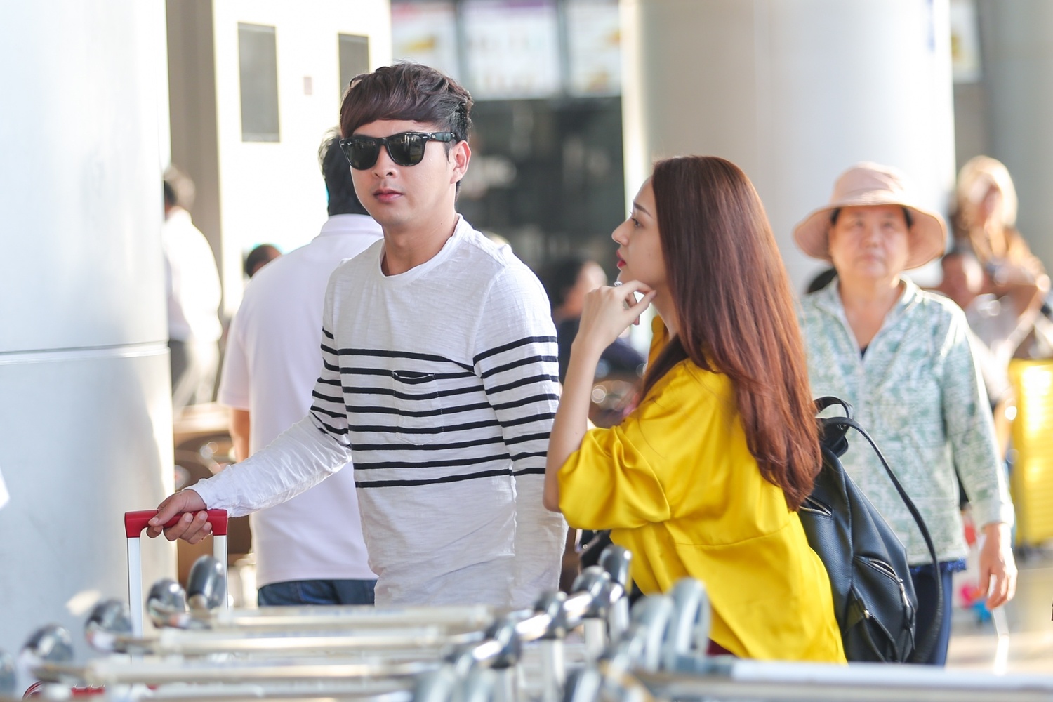 Bao Anh nam chat tay Ho Quang Hieu o san bay anh 4