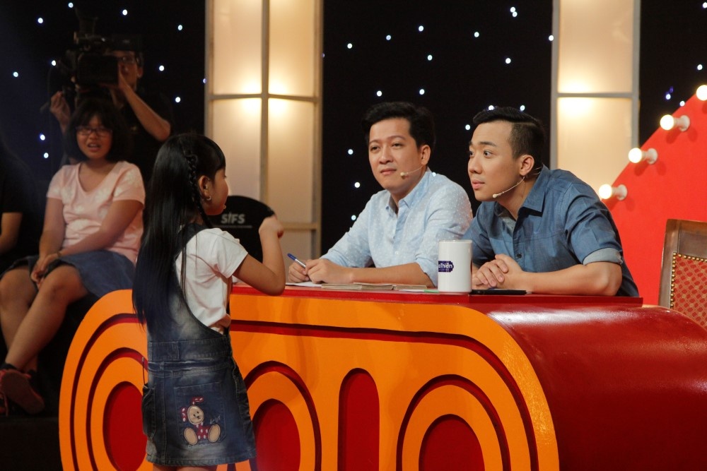 Co be 6 tuoi den tu Ha Noi khien Truong Giang, Tran Thanh ne phuc hinh anh