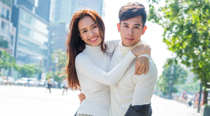 Ai Phuong tinh tu ben Ho Vinh Khoa trong MV moi hinh anh