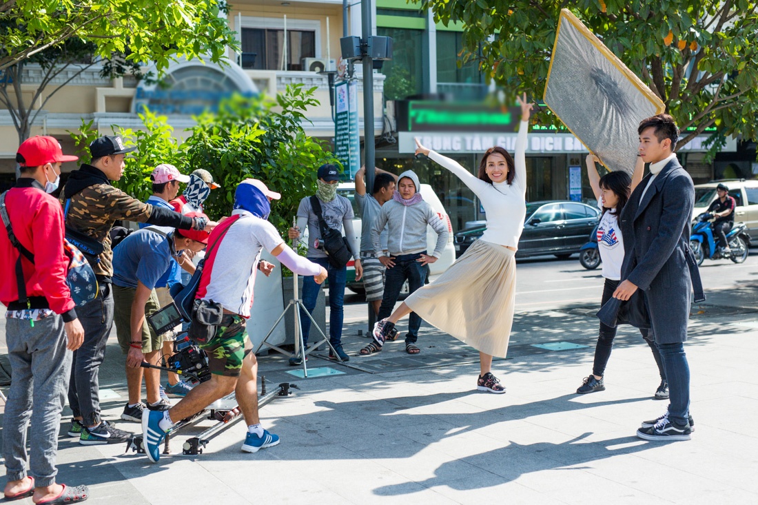 Ai Phuong Va Ho Vinh Khoa tinh tu trong MV moi anh 7