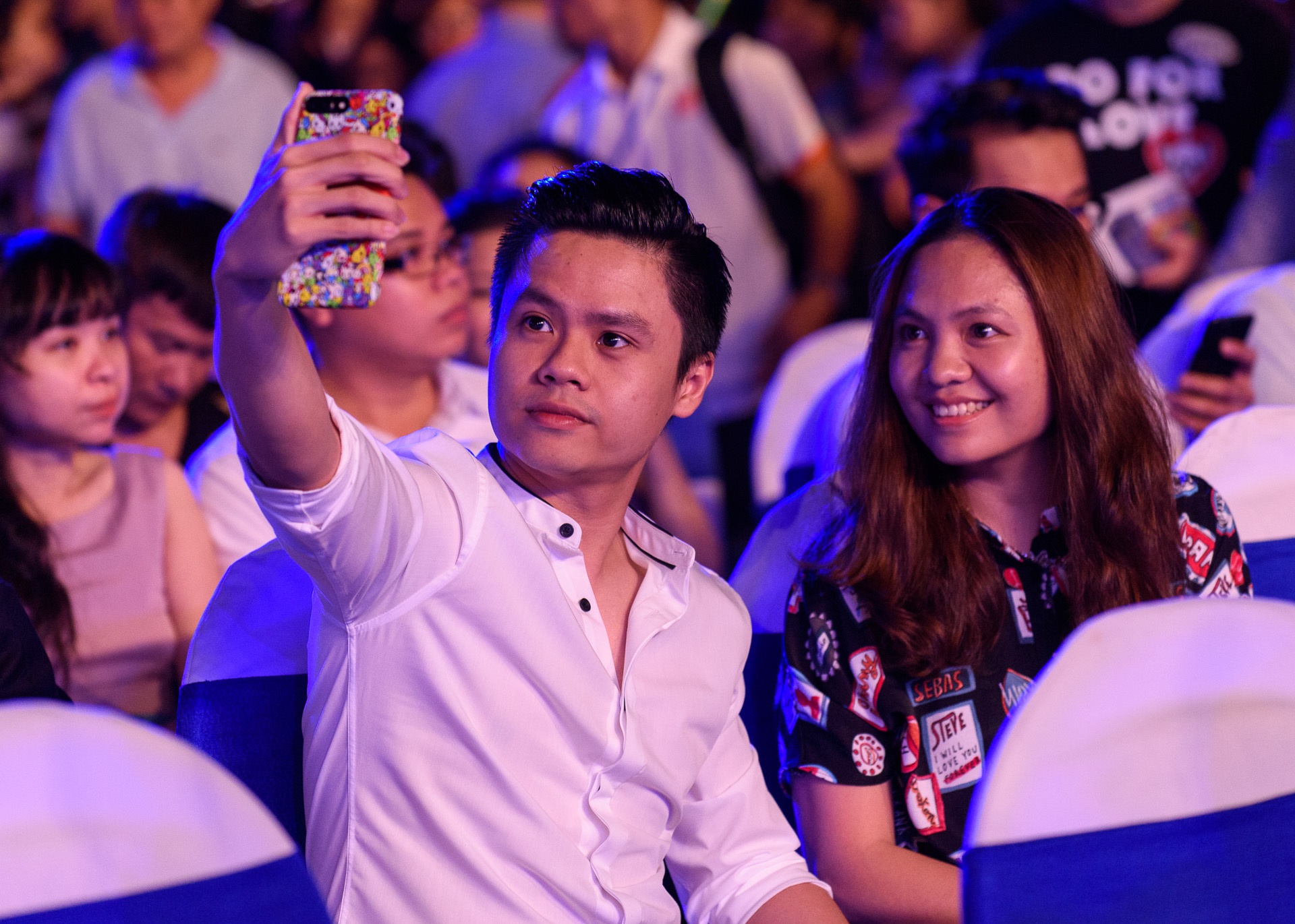 Dan sao xem live show Noo Phuoc Thinh anh 9