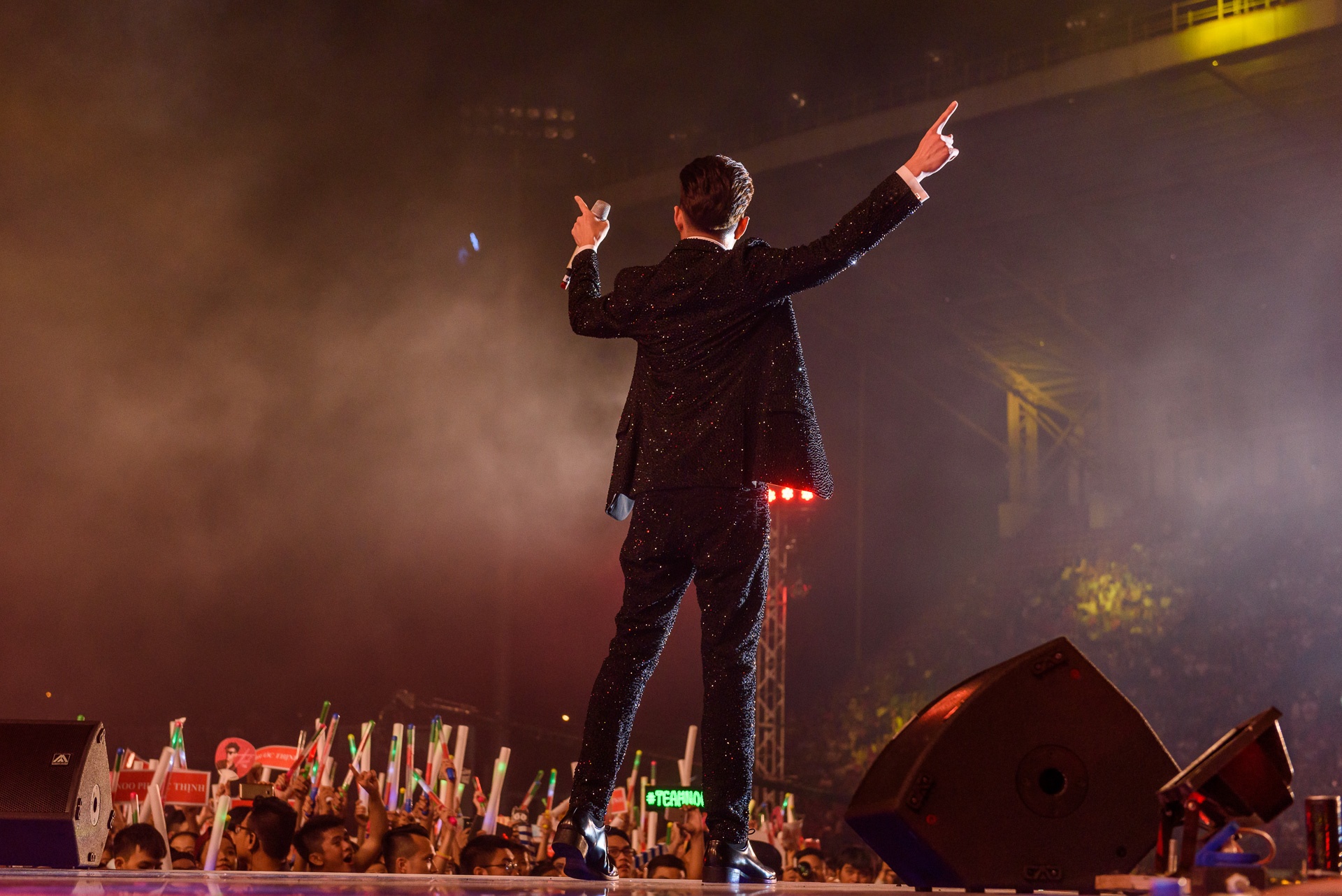 Ho Ngoc Ha,  Noo Phuoc Thinh mang sieu xe len san khau anh 16