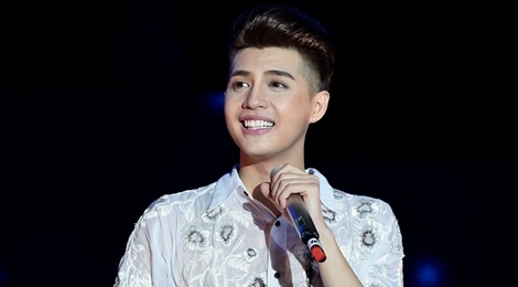 Live show Noo hut hon 30.000 khan gia, 2 trieu luot xem hinh anh