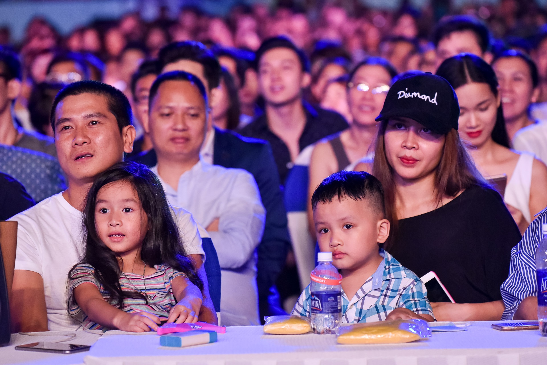 Dan sao xem live show Noo Phuoc Thinh anh 3