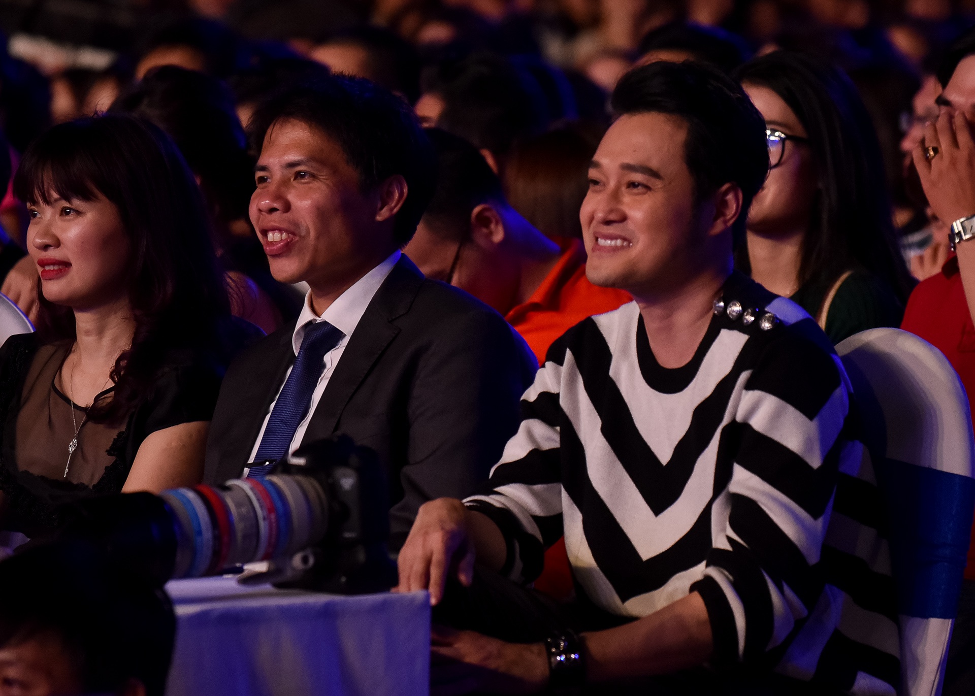 Dan sao xem live show Noo Phuoc Thinh anh 5