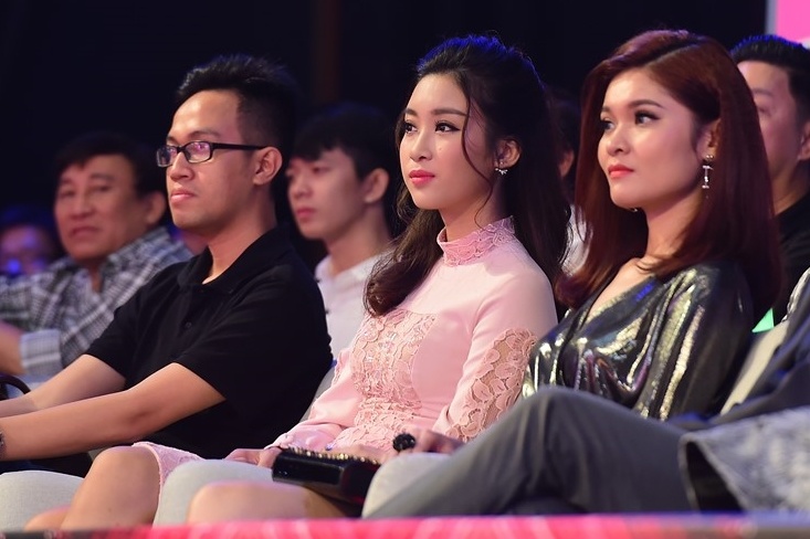 Noo Phuoc Thinh om eo hoa hau Do My Linh anh 4