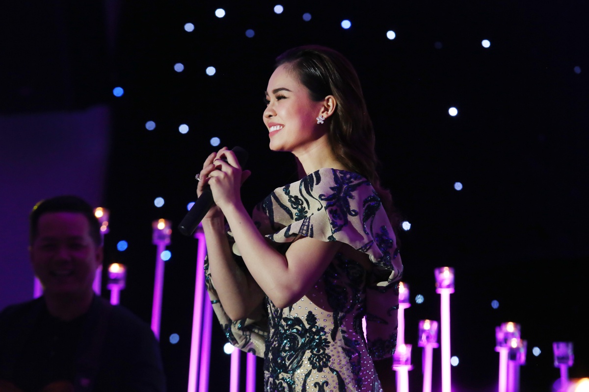 Ho Ngoc Ha chuc mung dem nhac Giang Hong Ngoc anh 4