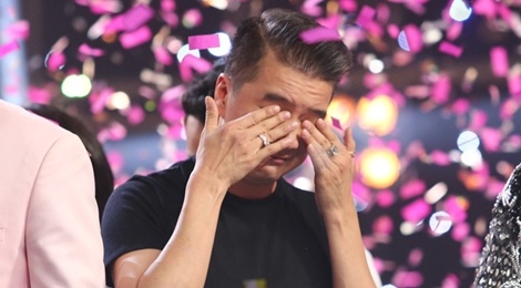 Mr. Dam bat khoc khi soai ca tho ho thang 500 trieu dong hinh anh