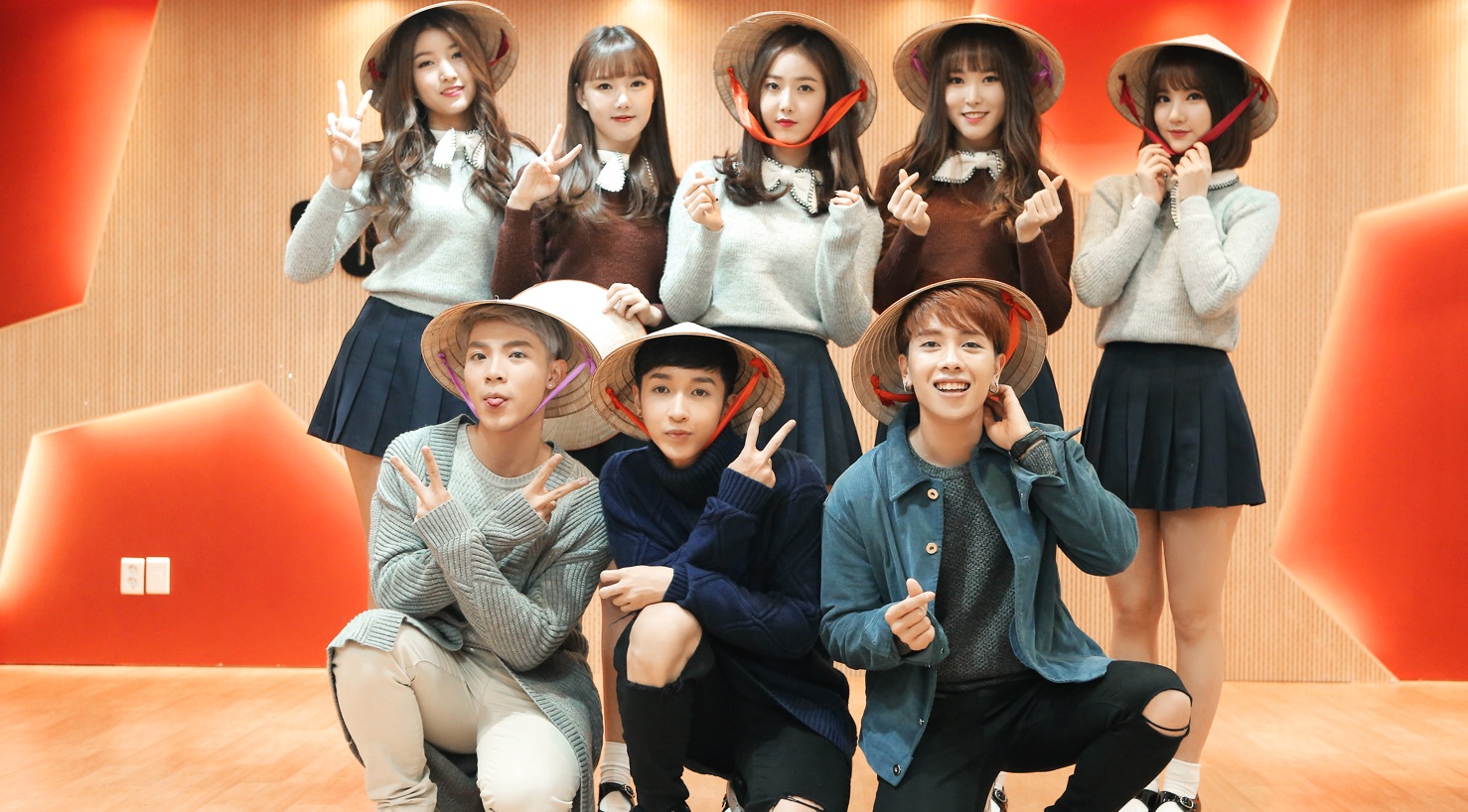 Nhom Monstar tang non la cho cac co gai GFriend hinh anh