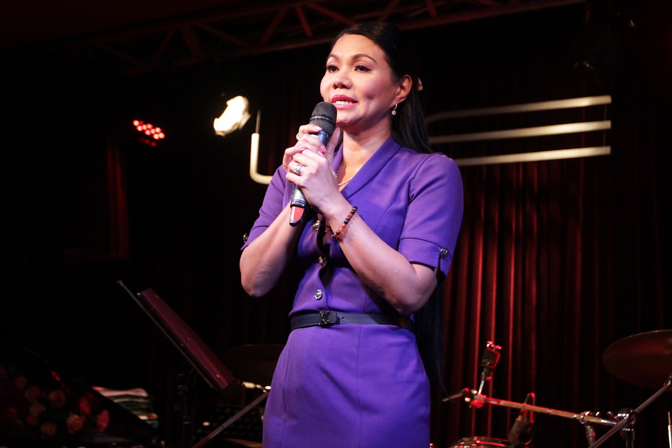 Ngoc Huyen xuat hien tai phong tra o Sai Gon anh 4