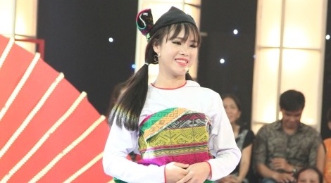 Co gai dan toc Muong khien Tran Thanh, Truong Giang me met hinh anh