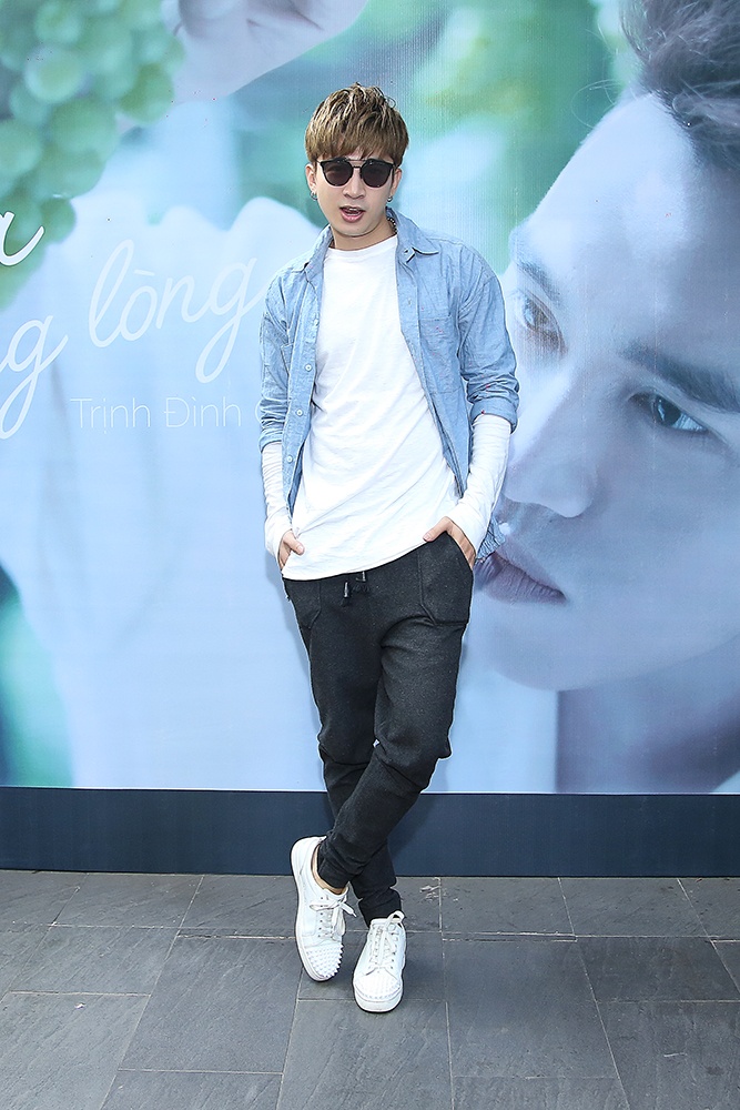 Hoang Ton,  Ung Hoang Phuc chuc mung hop bao dan em anh 3