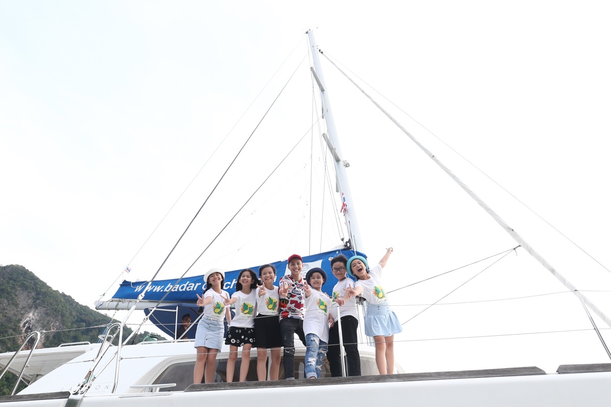 Team Noo Phước Thịnh đi du thuyền 5 sao khám phá vịnh Phuket ảnh 1 Team Noo Phuoc Thinh di du thuyen 5 sao kham pha vinh Phuket anh 1