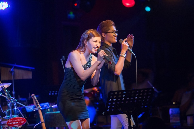 Dam Vinh Hung chuc mung minishow Vicky Nhung anh 7