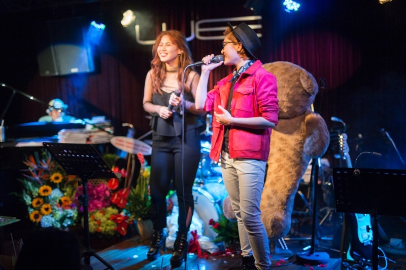 Dam Vinh Hung chuc mung minishow Vicky Nhung anh 9