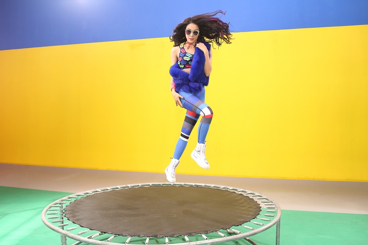 Diêp Lâm Anh ra mắt MV Shake It ảnh 3 Diep Lam Anh ra mat MV Shake It anh 3