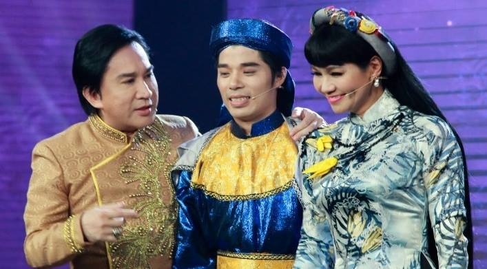 Ngoc Huyen bi Kim Tu Long lien tuc 'chat chem' tren ghe nong hinh anh