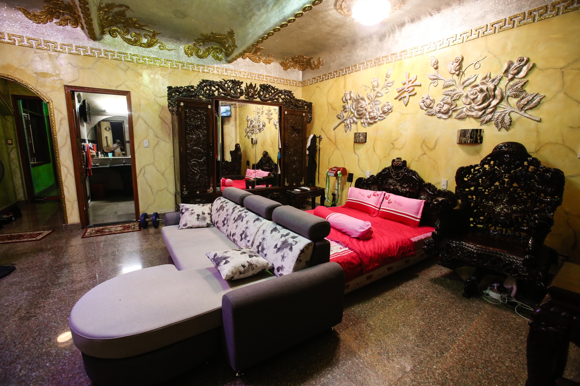 Nhung dieu khac biet trong biet thu 100 ty dong cua Ngoc Son hinh anh