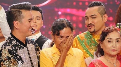 'Soai ca' khien Mr. Dam khoc tung phu quan com, lam tho ho hinh anh