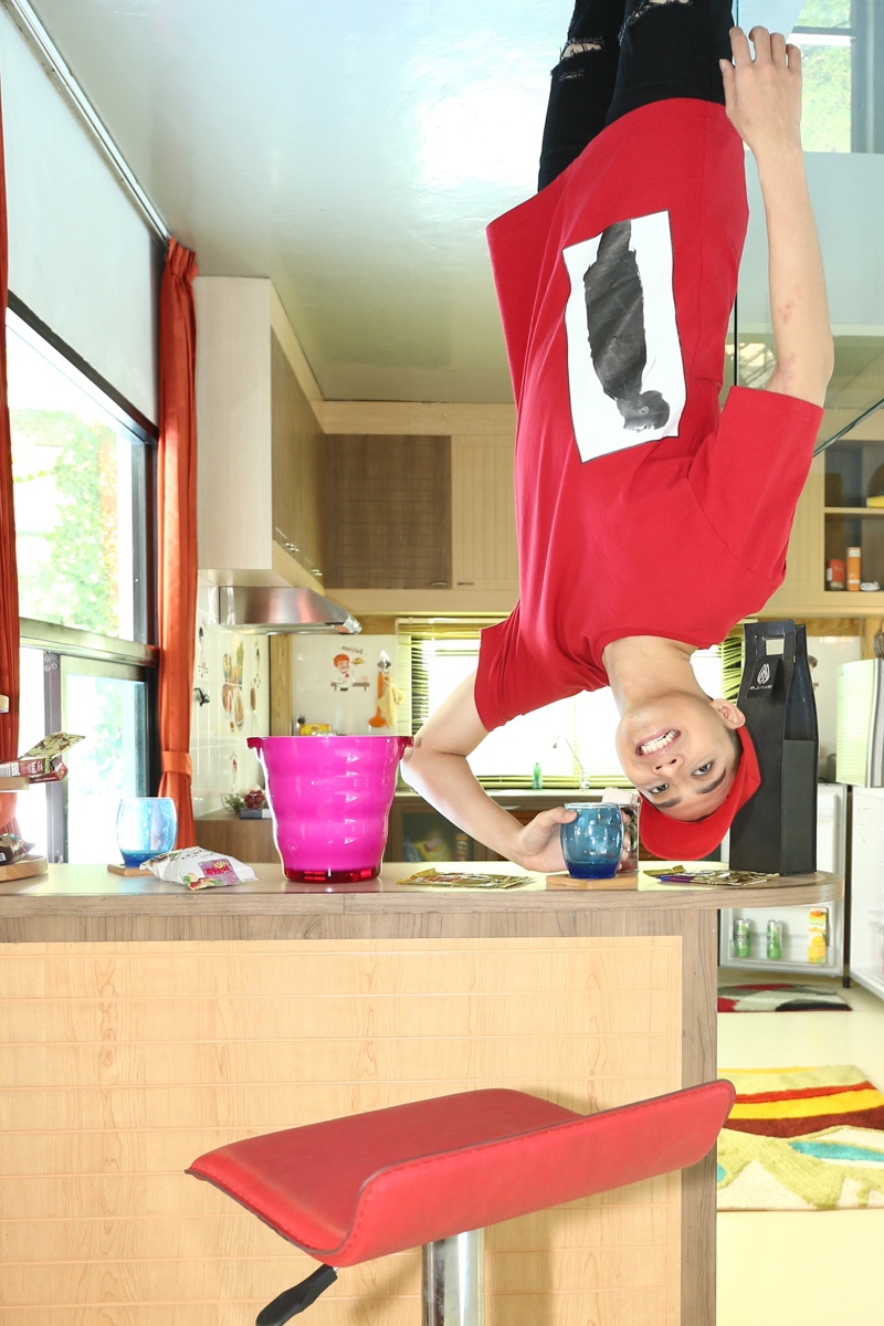 Noo Phước Thịnh quậy hết cỡ cùng học trò tại Thái ảnh 7 Noo Phuoc Thinh quay het co cung hoc tro tai Thai anh 7