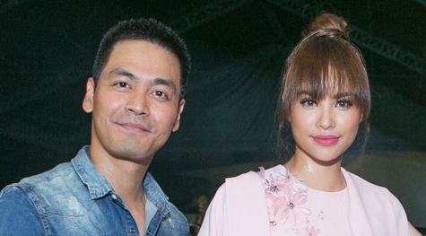 Pham Huong coi ao khoac de nhay cung MC Phan Anh hinh anh