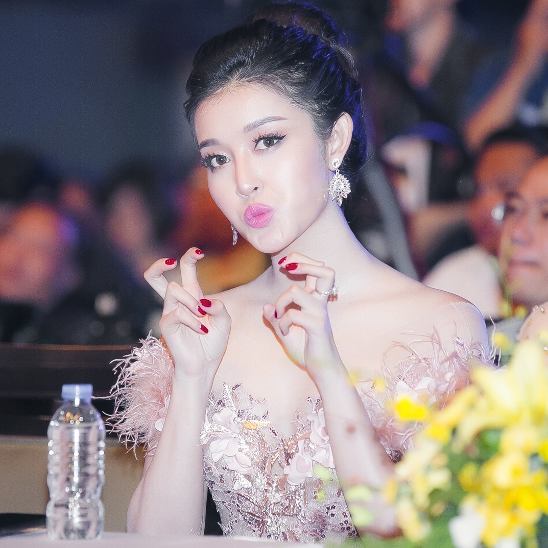 Á hậu Huyền My nổi bật tại sự kiện ảnh 3 A hau Huyen My noi bat tai su kien anh 3