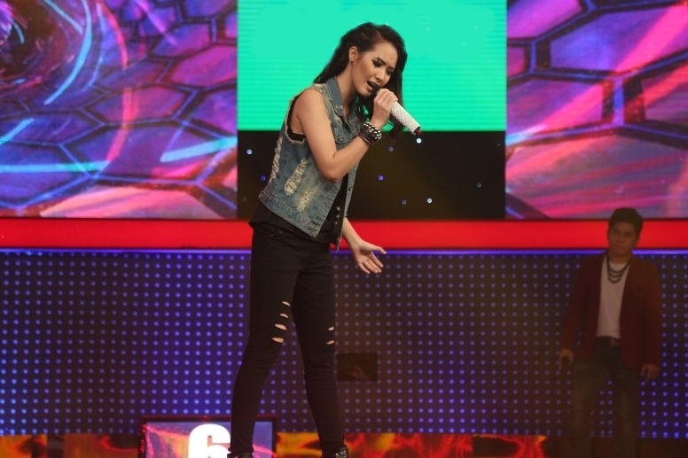 “Thanh nu Bolero” khoe giong hay khien Truong Giang, Tran Thanh xao xuyen hinh anh