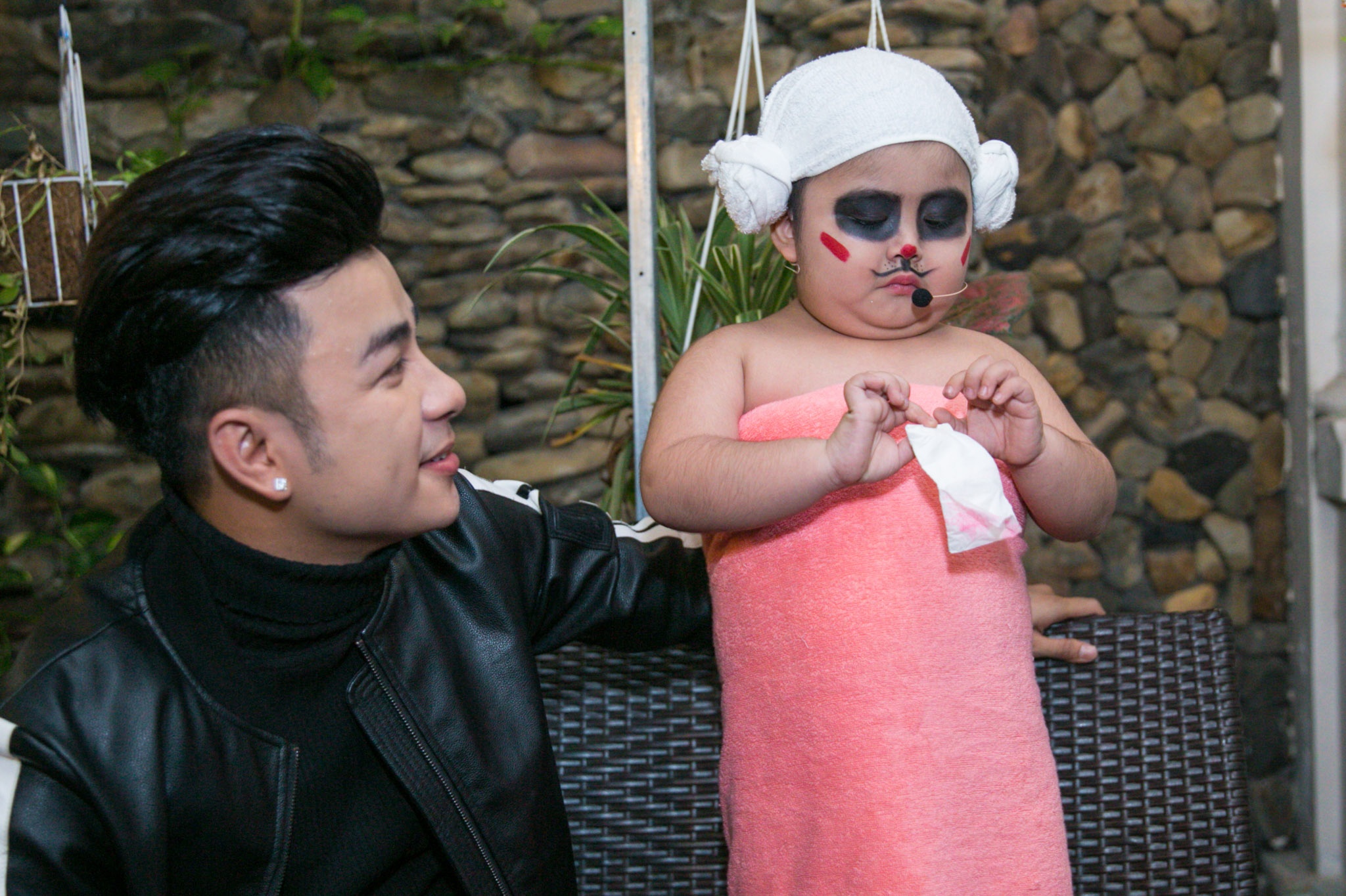 Tin Tin lan dau dung chung san khau voi Duong Hieu Nghia anh 1