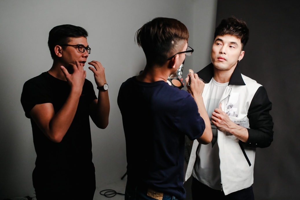 Ung Hoang Phuc duoc Kim Cuong an can cham soc anh 7